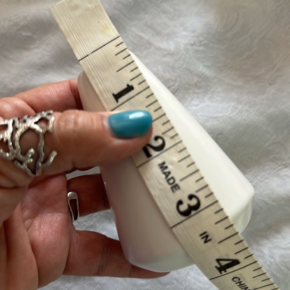 Ever Spring White Ceramic Reed Diffuser Vase - Picture 4 of 4